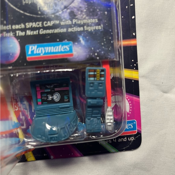 Star Trek The Next Generation JEAN-LUC PICARD Action Figure #6070 - Picture 4 of 7